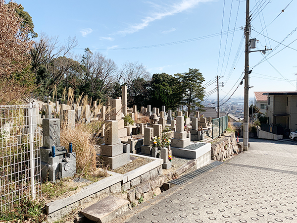 三条墓地の写真　お墓のことなら芦屋霊園ガイド